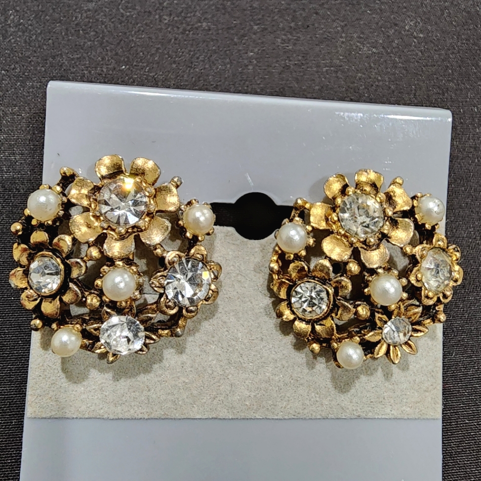Lisner Aurora Borealis Clip On Earrings 88$